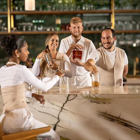 Ette Luxury Hotel & Spa Four Corners Buitenkant foto The bar at the hotel