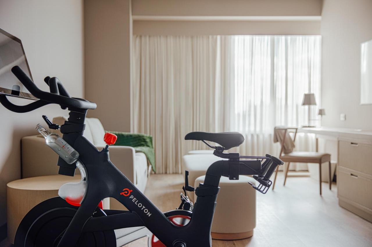Ette Luxury Hotel & Spa Four Corners Buitenkant foto Peloton stationary bike