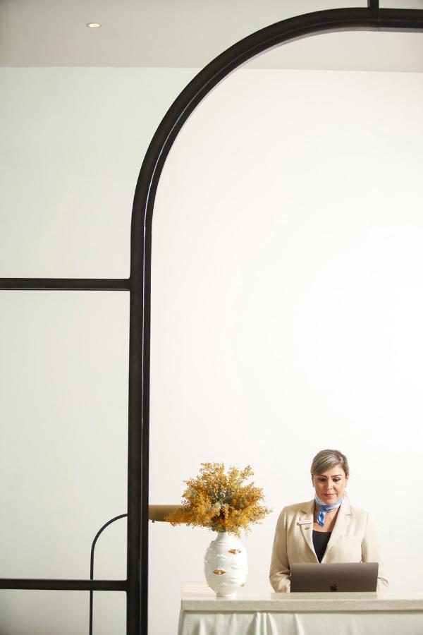 Ette Luxury Hotel & Spa Four Corners Buitenkant foto A mirror