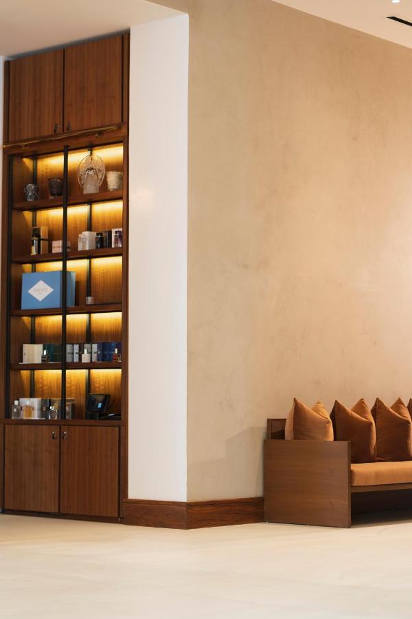 Ette Luxury Hotel & Spa Four Corners Buitenkant foto A wall with a polished plaster finish