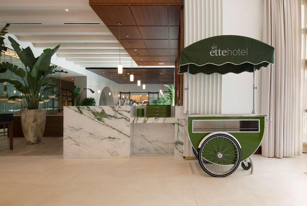 Ette Luxury Hotel & Spa Four Corners Interieur foto A mobile coffee cart